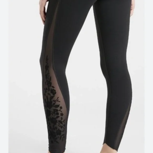 Athleta Rare Velvet Rose 7/8 Tight - Limited Edition - Size S. - Picture 8 of 10